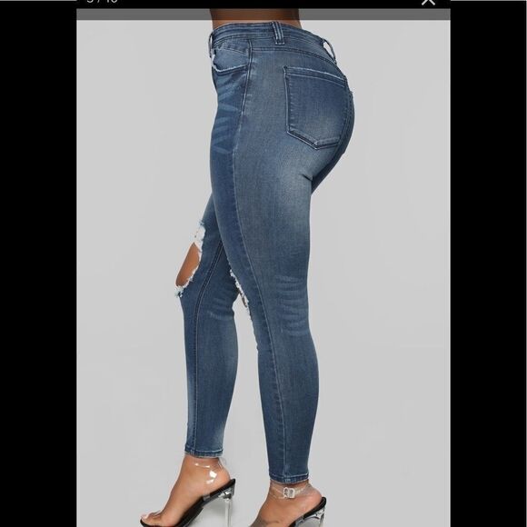 New with tags Fashion Nova Walk of Fame Ankle Jeans, medium wash, size 9 - Picture 4 of 7